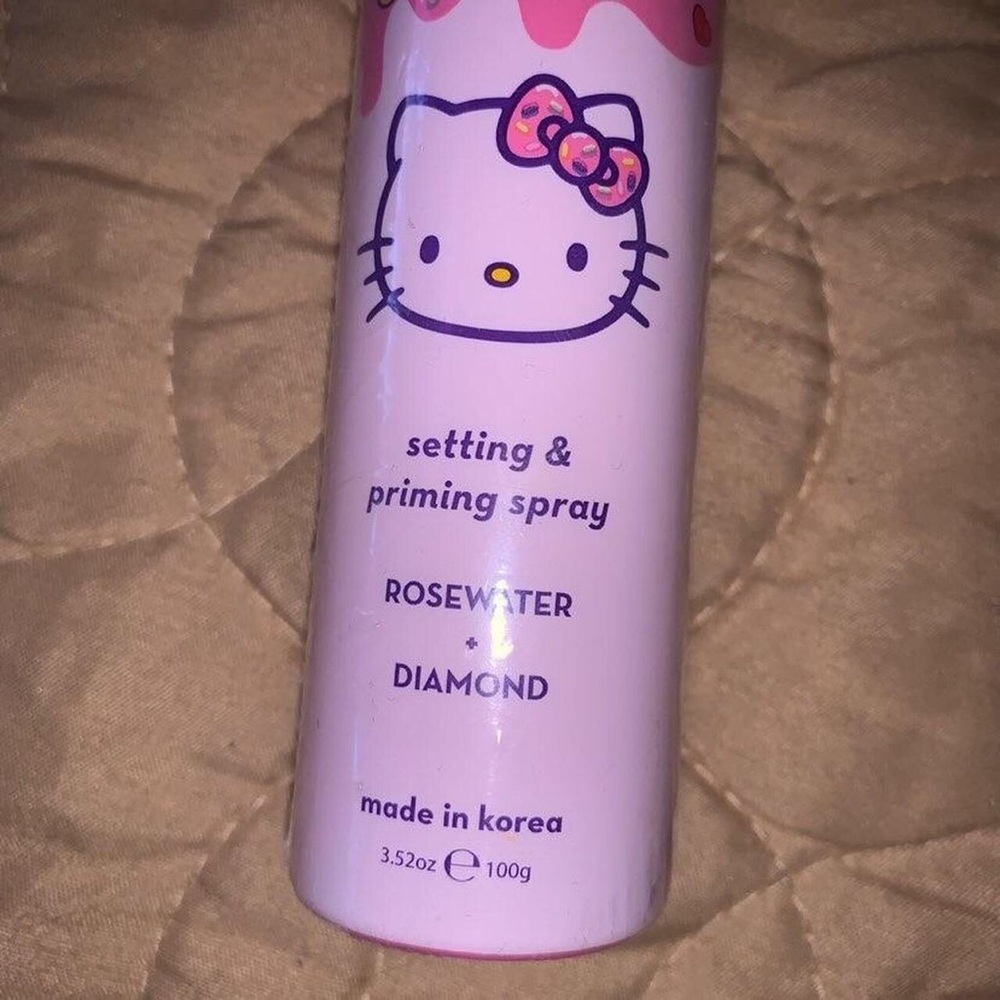 HELLO KITTY RARE CREME SHOP SETTING SPRAY - Picture 3 of 4